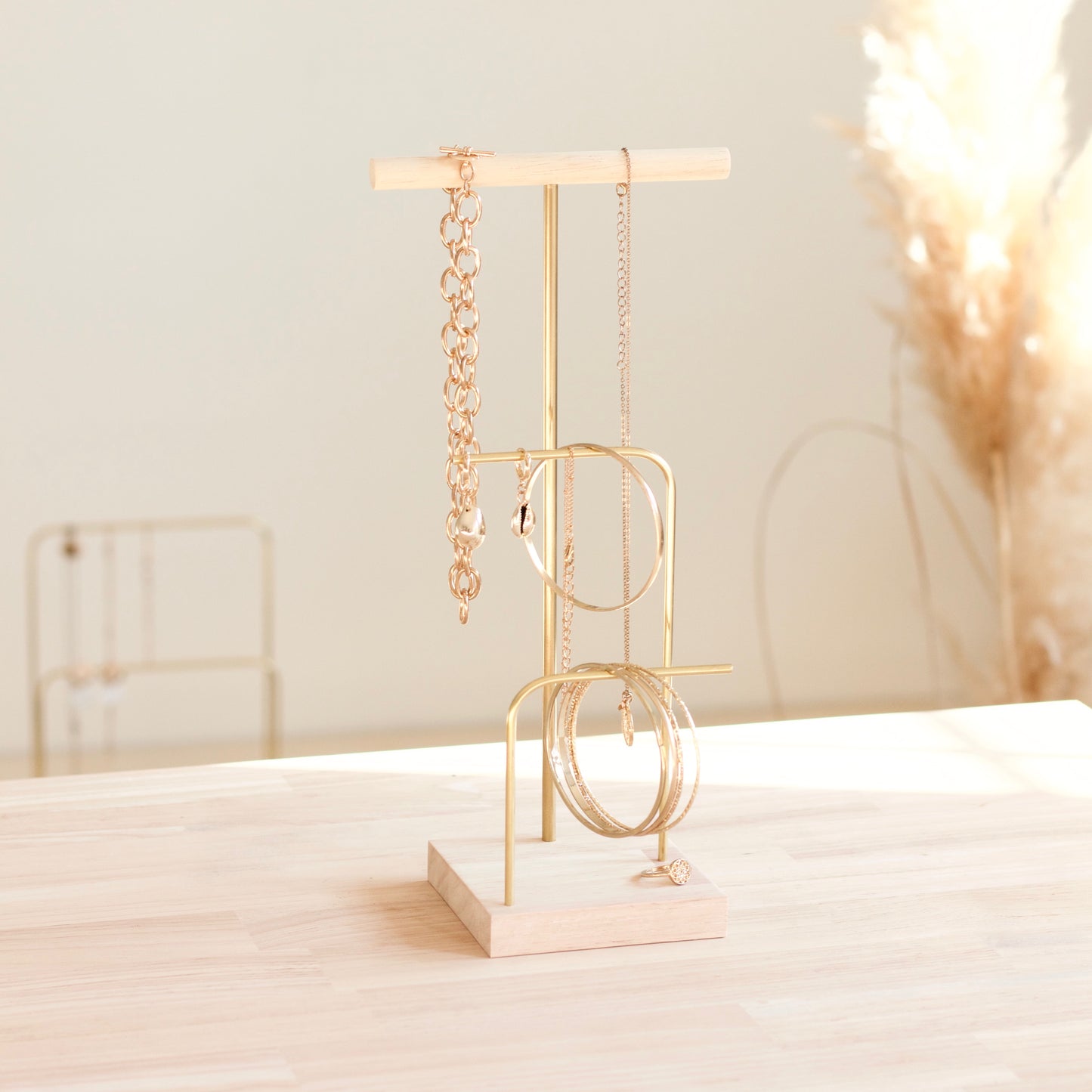 porte bjioux en bois et laiton pour les salons professionnels