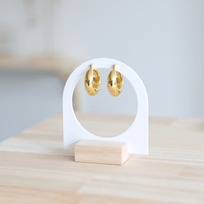 ALVA earring display