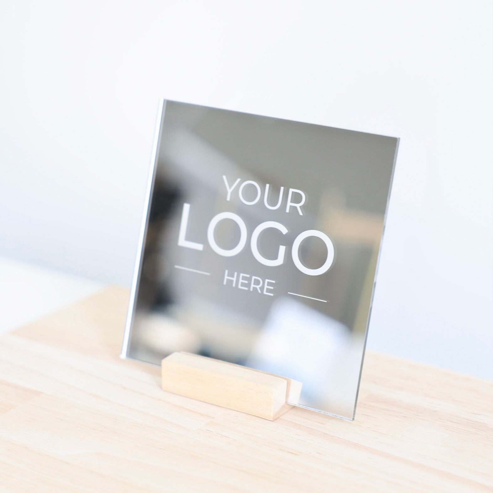 Miroir personnalisé avec logo Makk Design