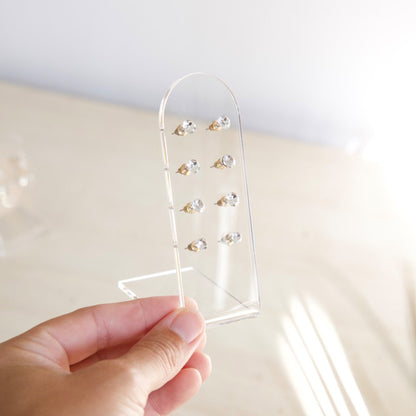 Design transparent ear chip display