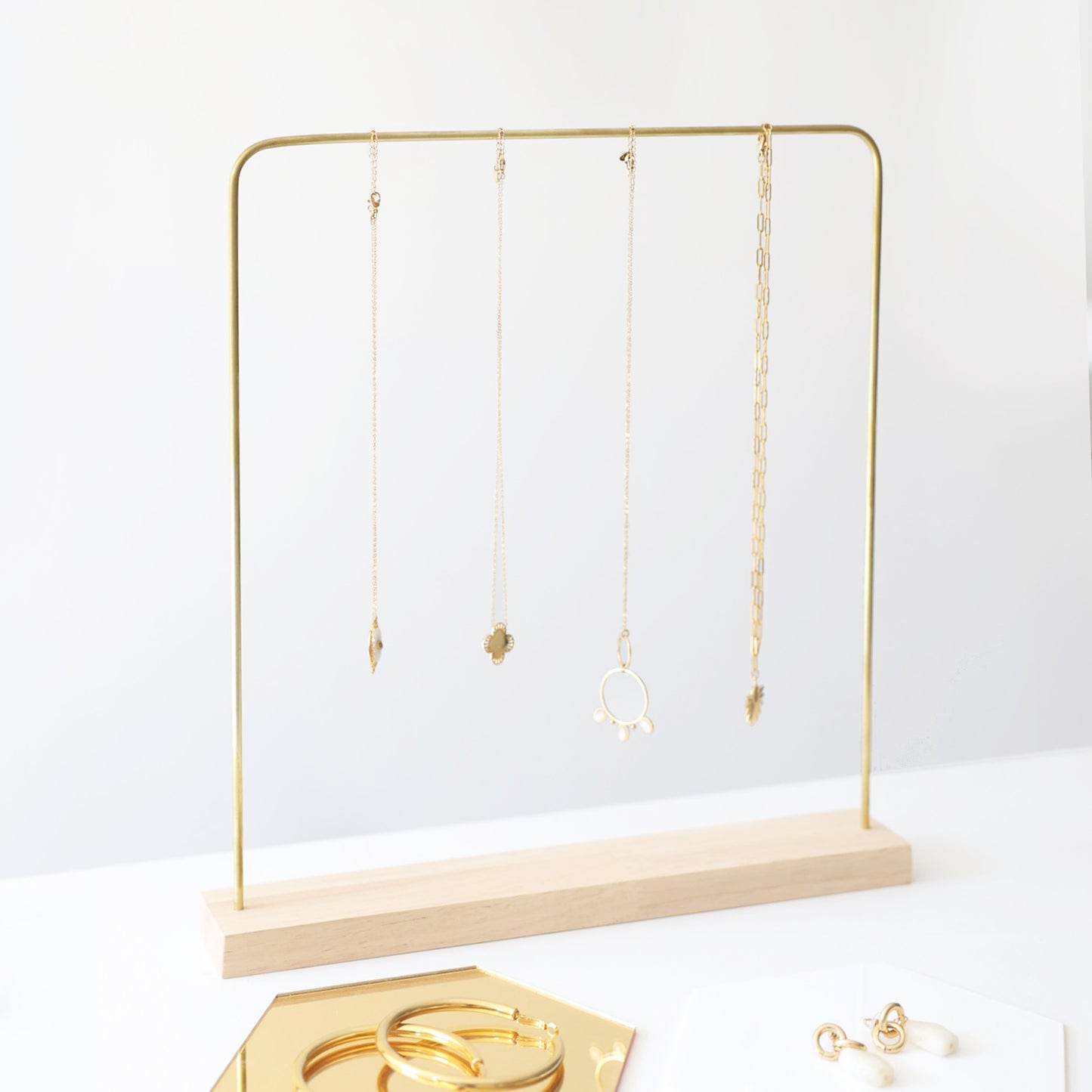 Necklace rack for stores and stores