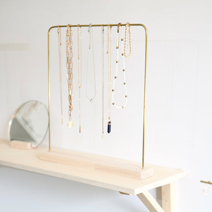 Necklace display stand in wood and gold Makk Design