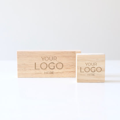 Rappel de marque en bois gravé Makk Design