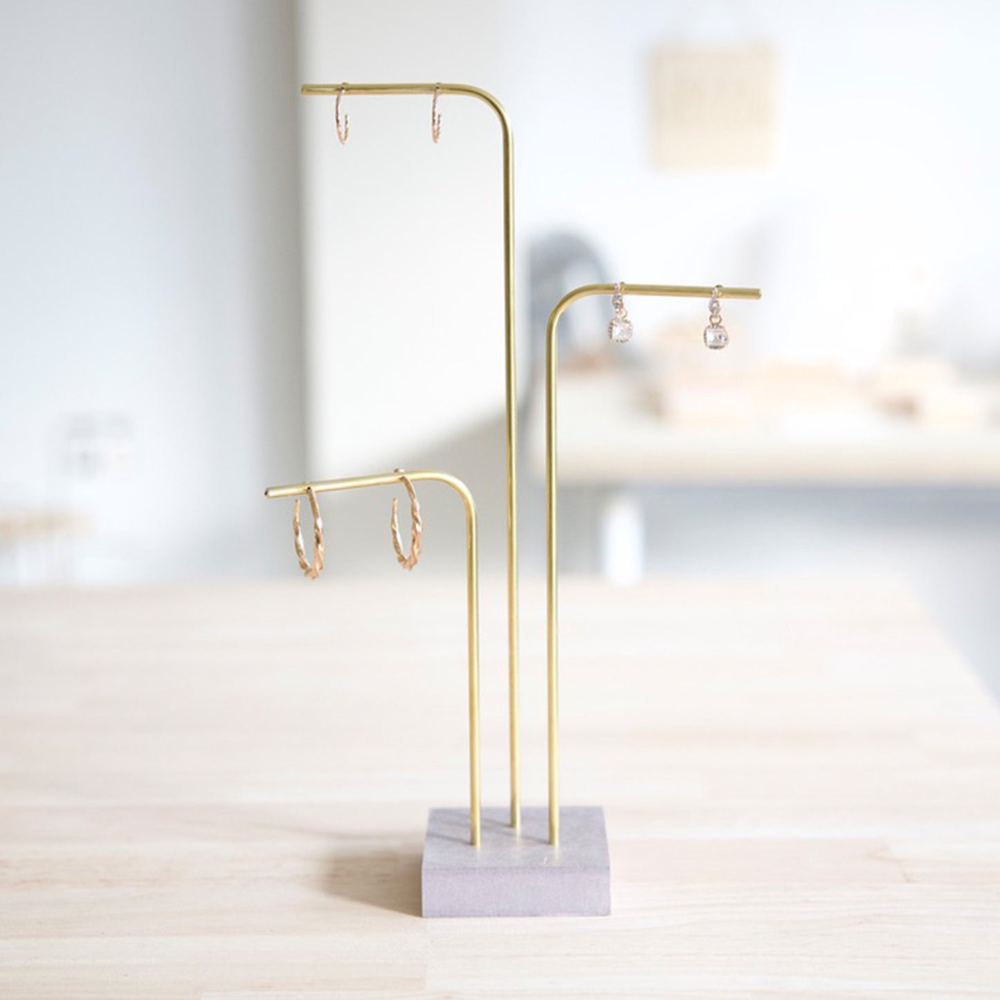 Gold jewelry holder for brands