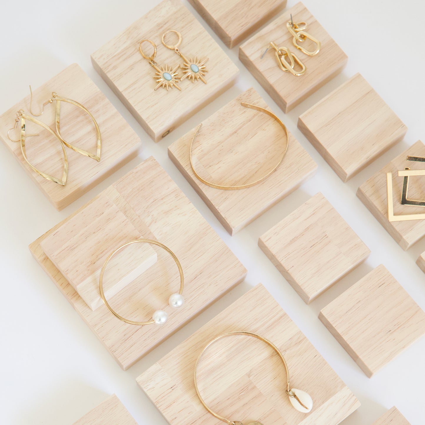 wooden blocks for displaying jewelry 