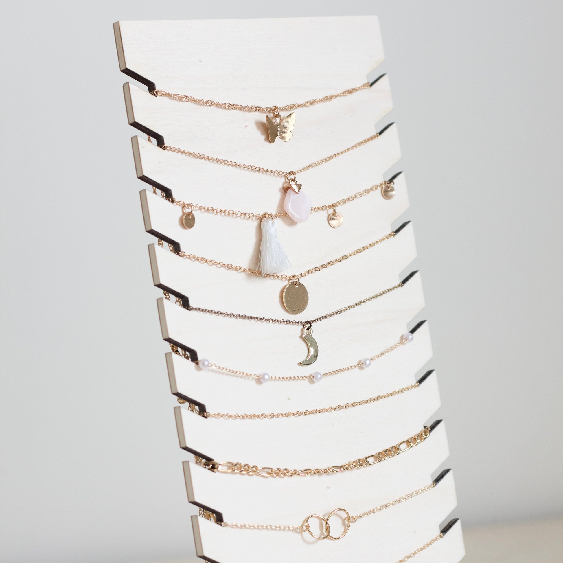 Multi-row necklace display Makk Design