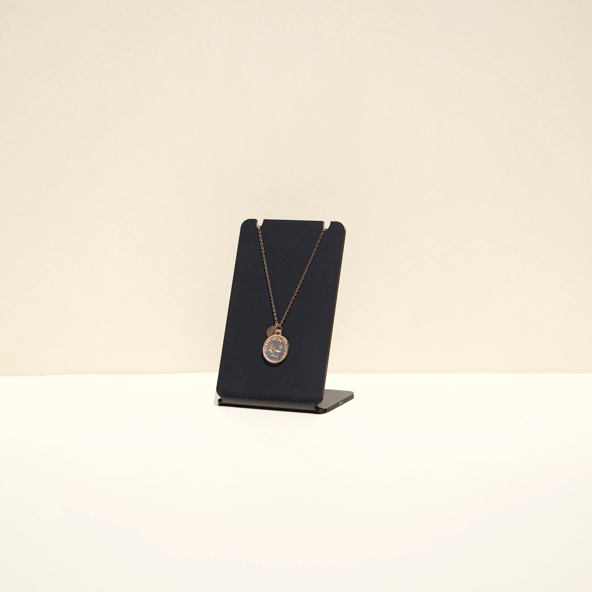 Black necklace holder by Makk Design