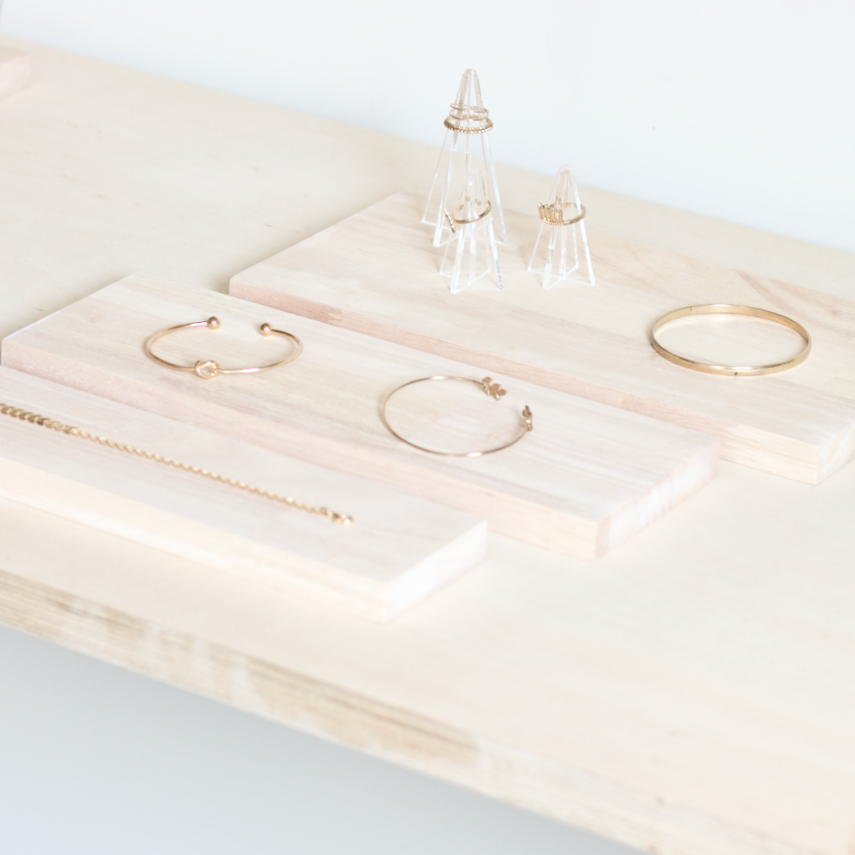 Hevea wood tray for jewelry