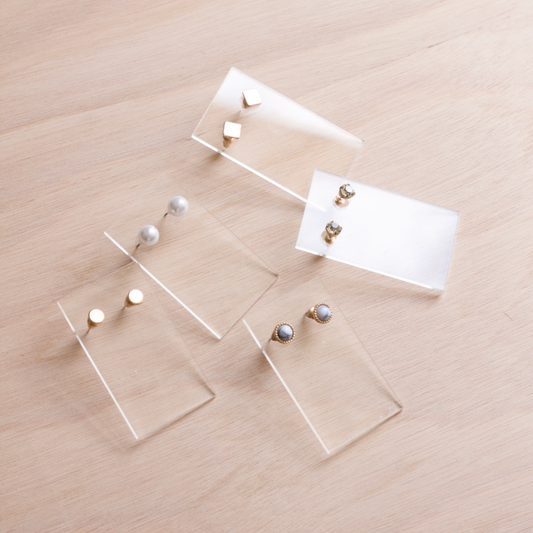 Transparent jewelry holder for professionals 