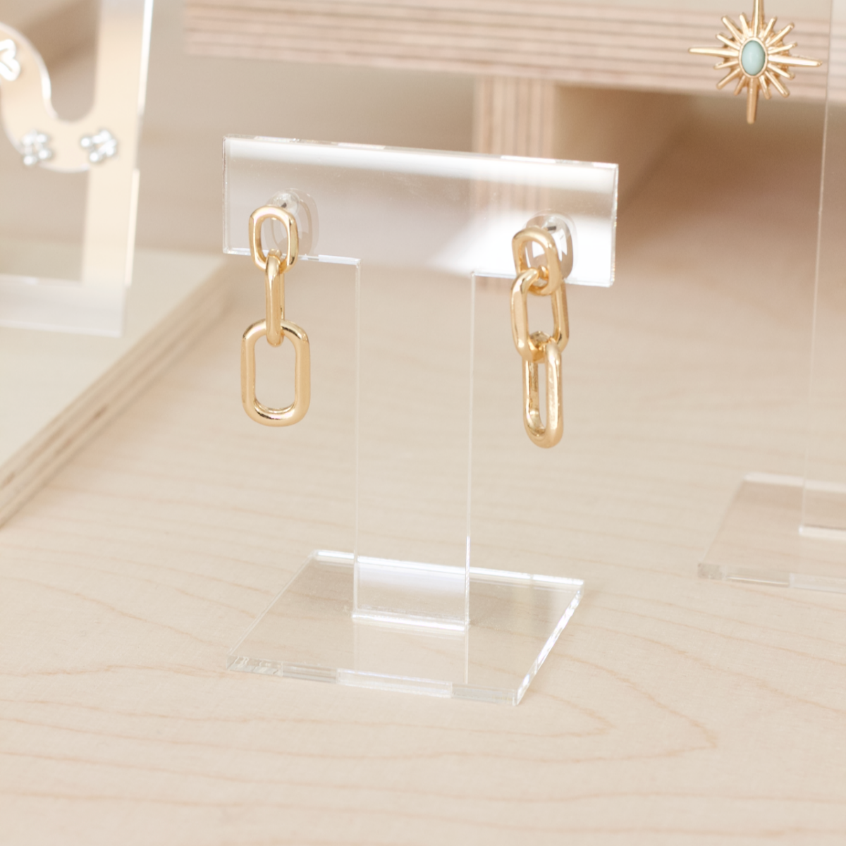 Clear acrylic jewelry display 