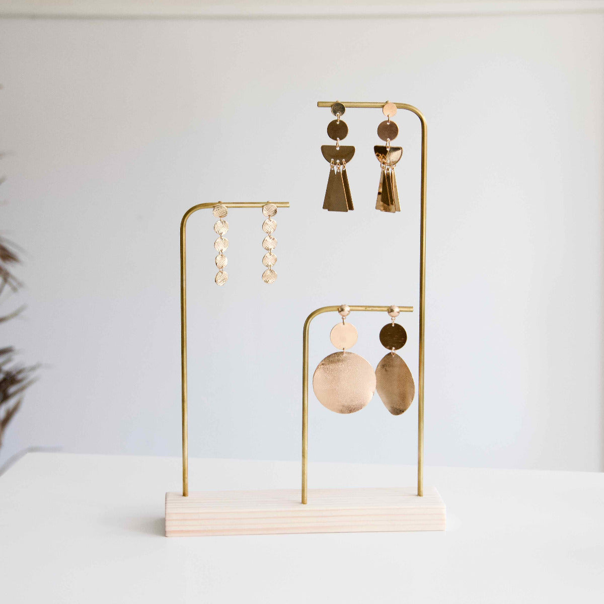 Modern and design wooden jewelry display stand 