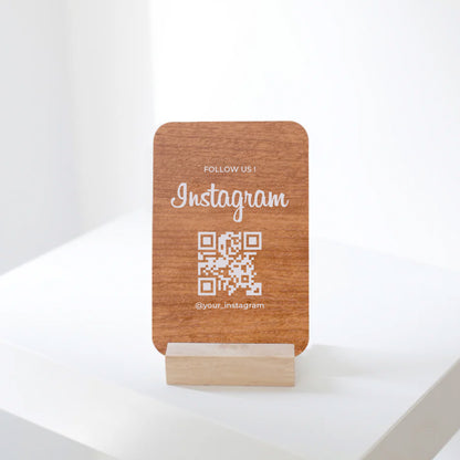 Présentoir promotionnel en bois et acrylique pour augmenter les abonnés Instagram en point de vente