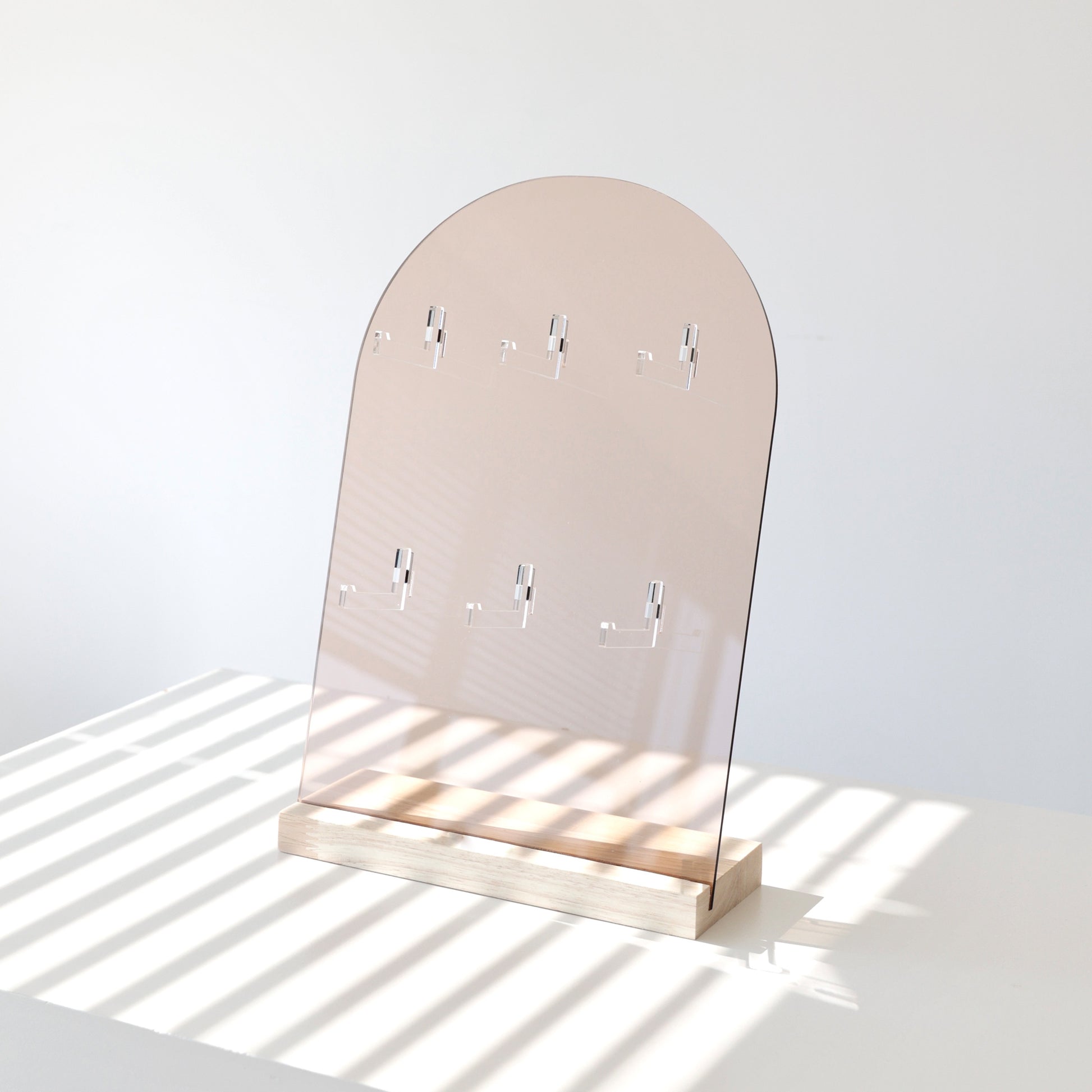 Support HEDWIGE en bois et acrylique translucide, 6 crochets, design moderne pour accessoires en boutique, fabriqué en France