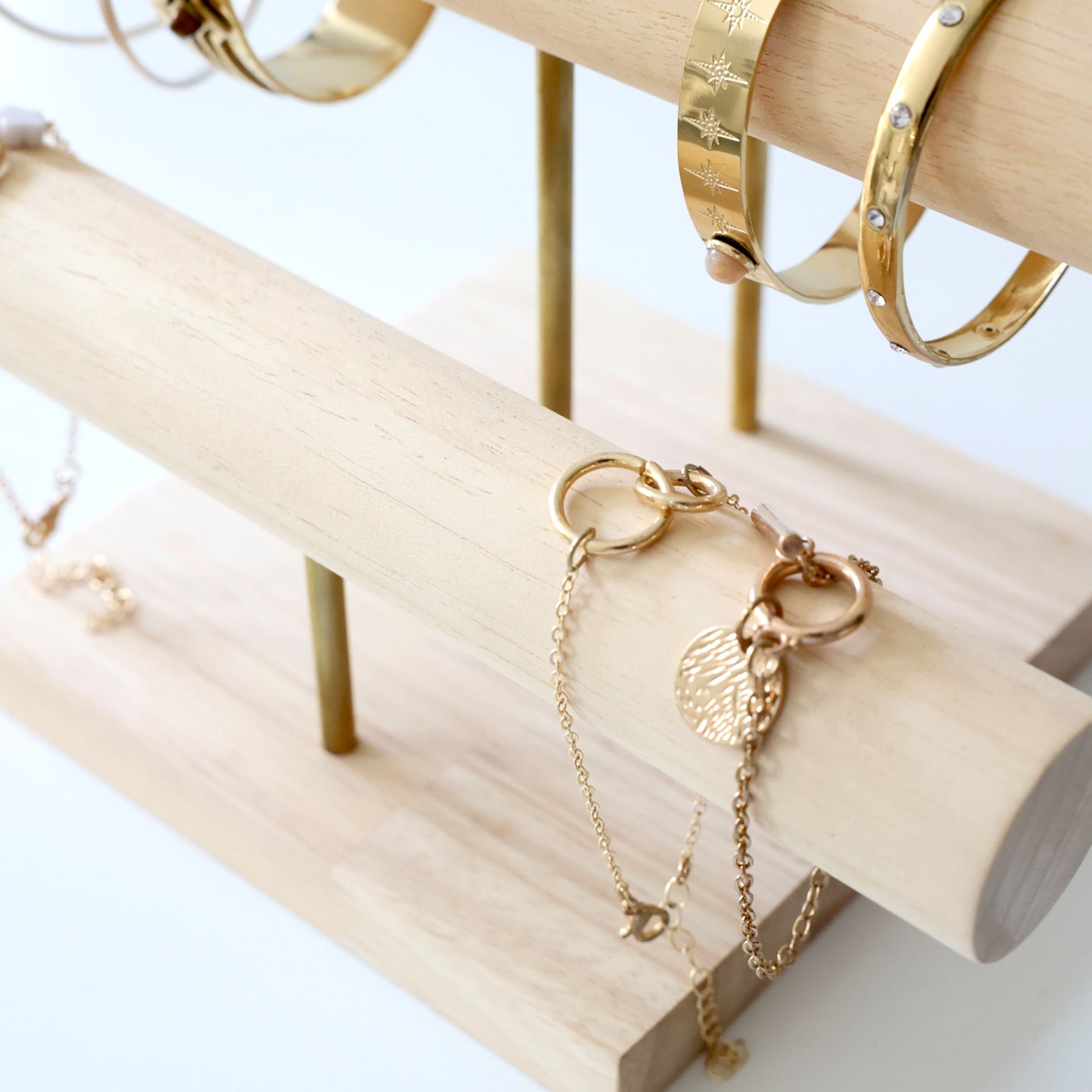 Porte bijoux en bois pour les boutiques