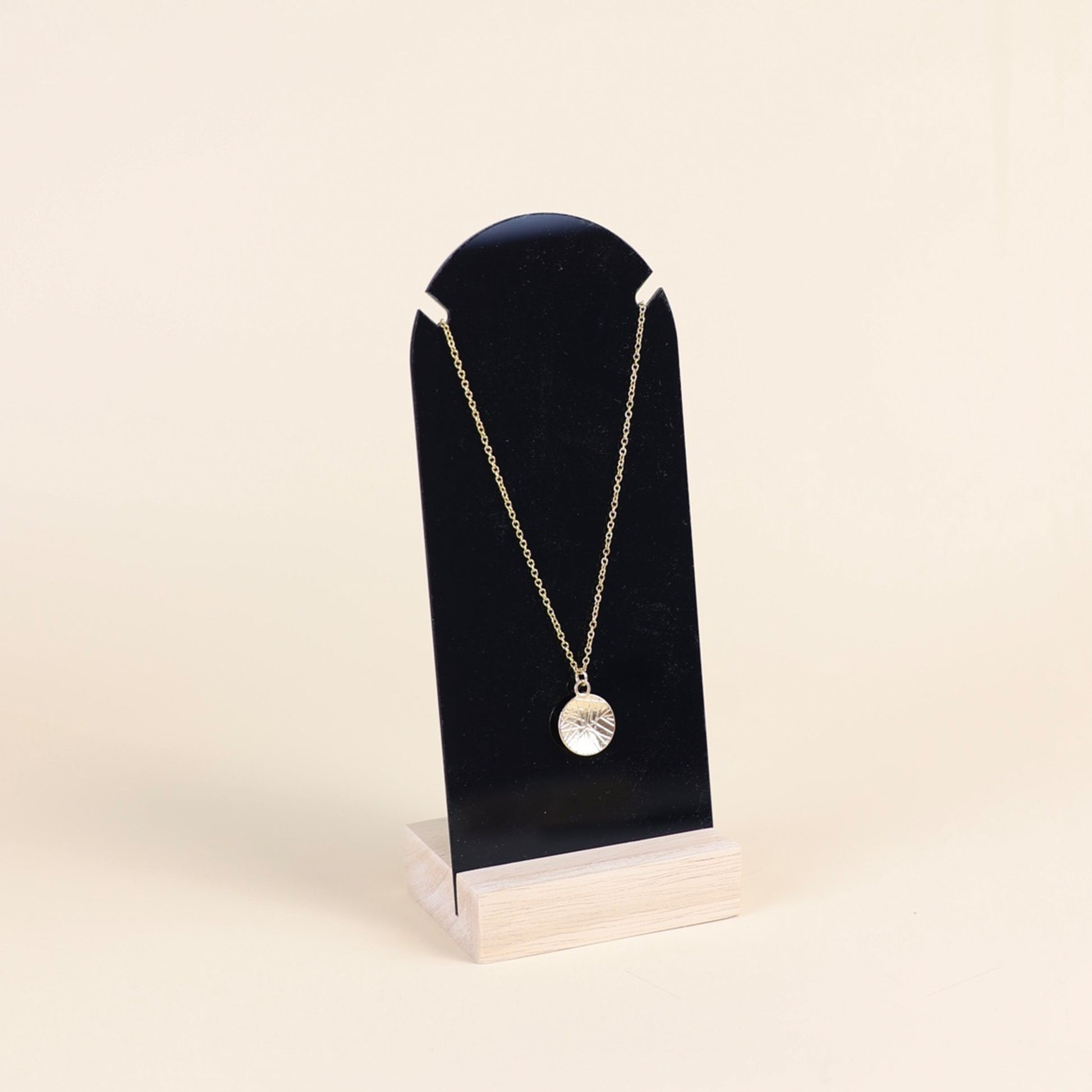 Support de présentation professionnel pour les collier, fabriqué en France par Makk Design