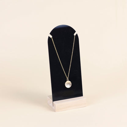 Support de présentation professionnel pour les collier, fabriqué en France par Makk Design