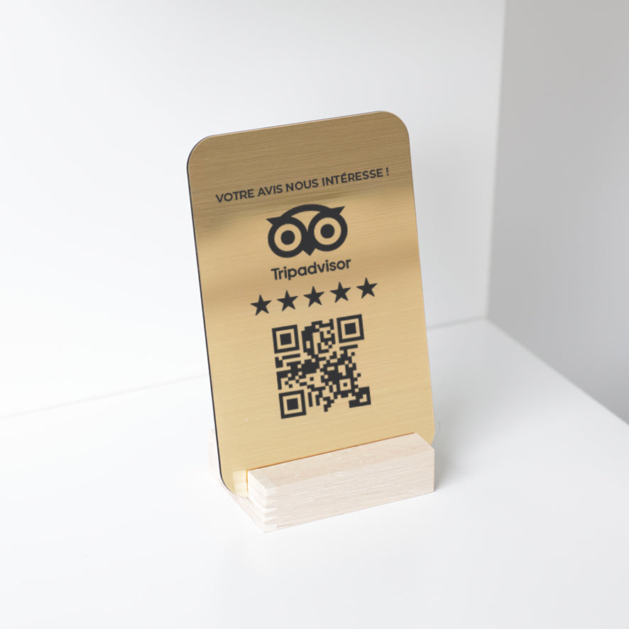 Support personnalisé avec QR code redirigeant vers la page Tripadvisor d’un établissement. Fabriqué par Makk Design