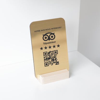 Support personnalisé avec QR code redirigeant vers la page Tripadvisor d’un établissement. Fabriqué par Makk Design