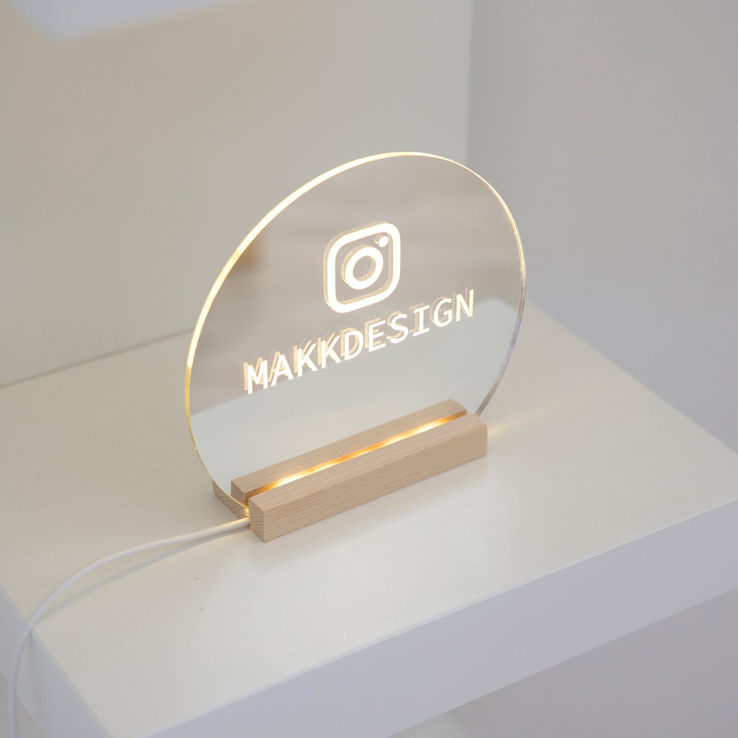 Miroir LED lampe personnalisé par Makk Design