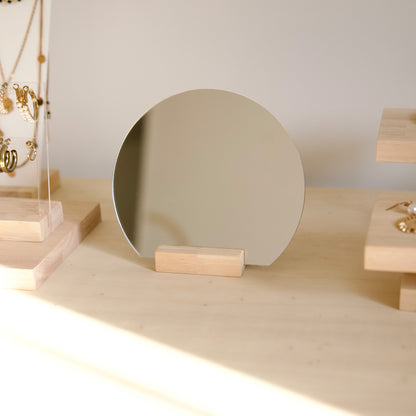 Miroir rond avec base en bois par Makk Design