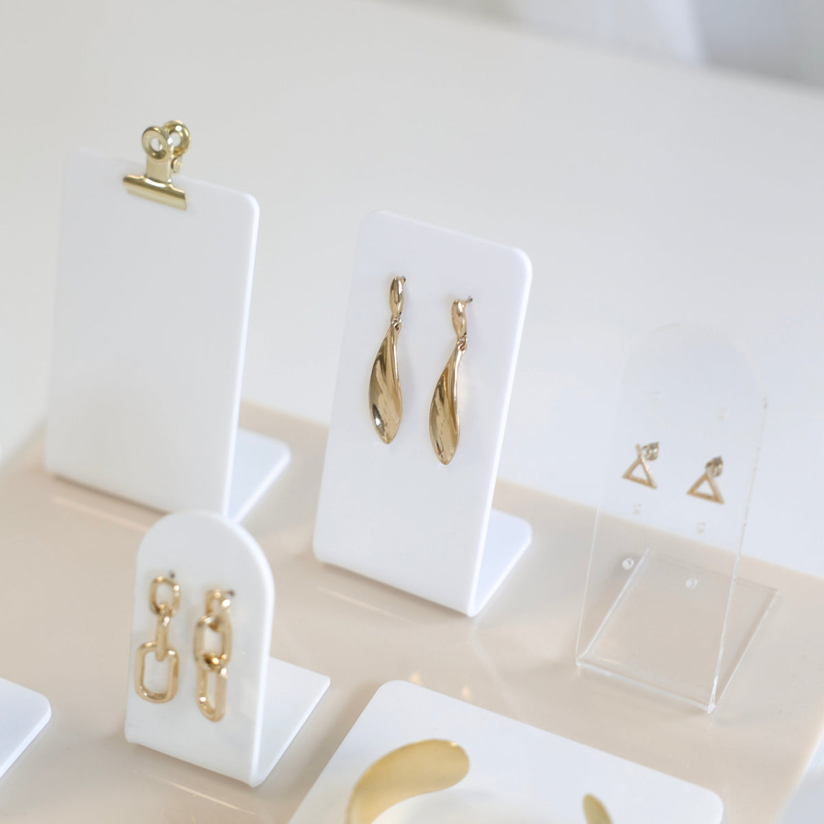 presentoir pour bijoux en magasin 