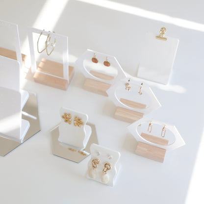 supports pour bijoux blancs et bois 