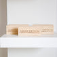 Rappel de marque en bois avec gravure par Makk Design